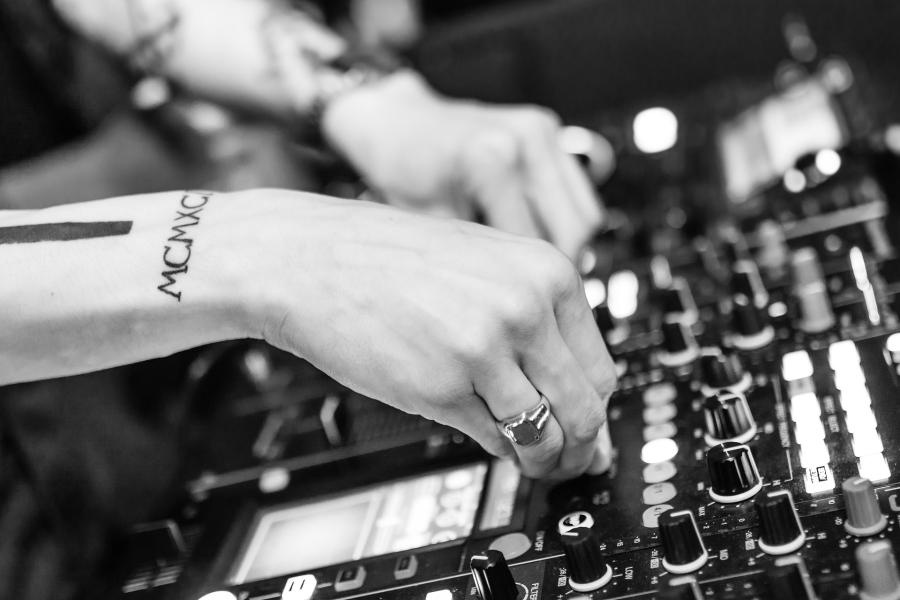 DJ musica dance  Aprés Ski à Pian Villy