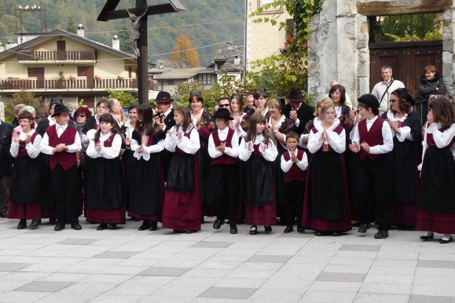 Serata dei gruppi folkloristici
