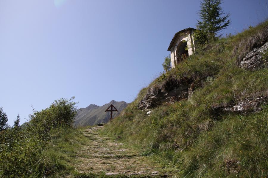 L’oratorio e la Croix du Goil.