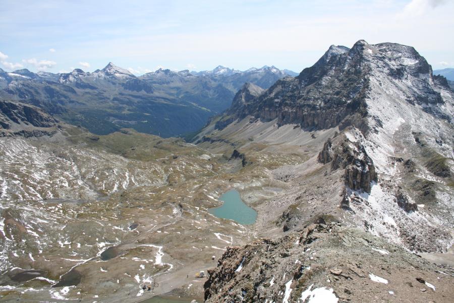 Panorama verso la testata del Vallone delle Cime Bianche con il Lac Pers.