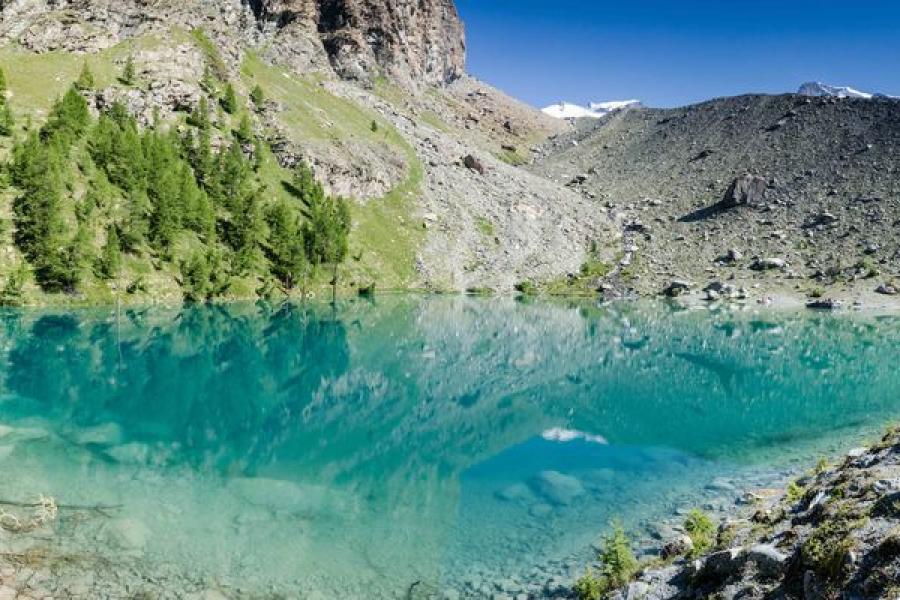 Lago blu, un bijou turquoise dans la glace