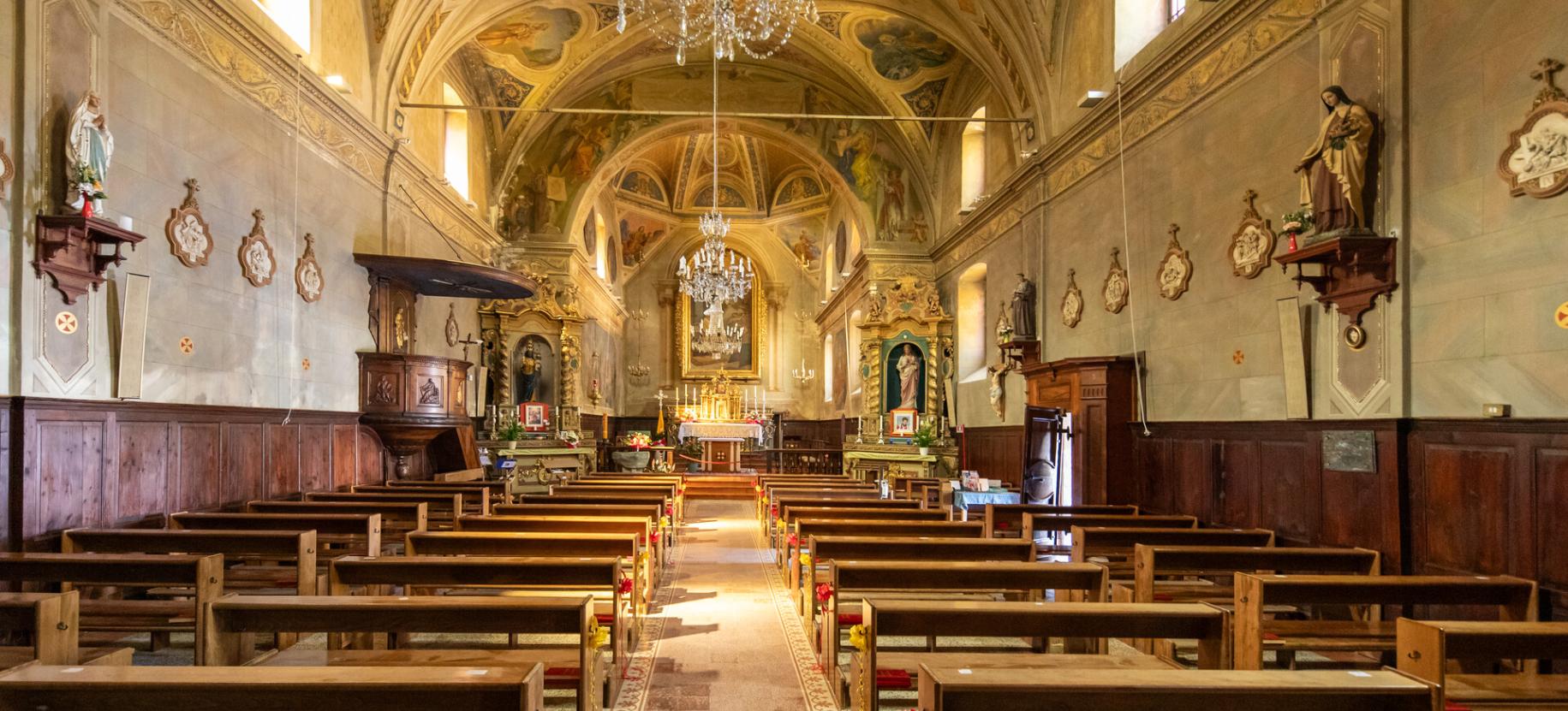 Chiesa di Challand-Saint-Anselme interno  Monterosa Classica: Virtuosités sur les Six Cordes