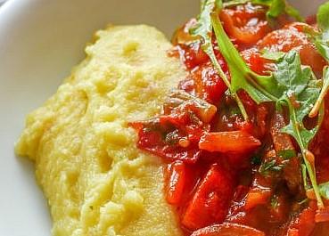 Polenta e peperonata - "Insula Platea 1° Maius"