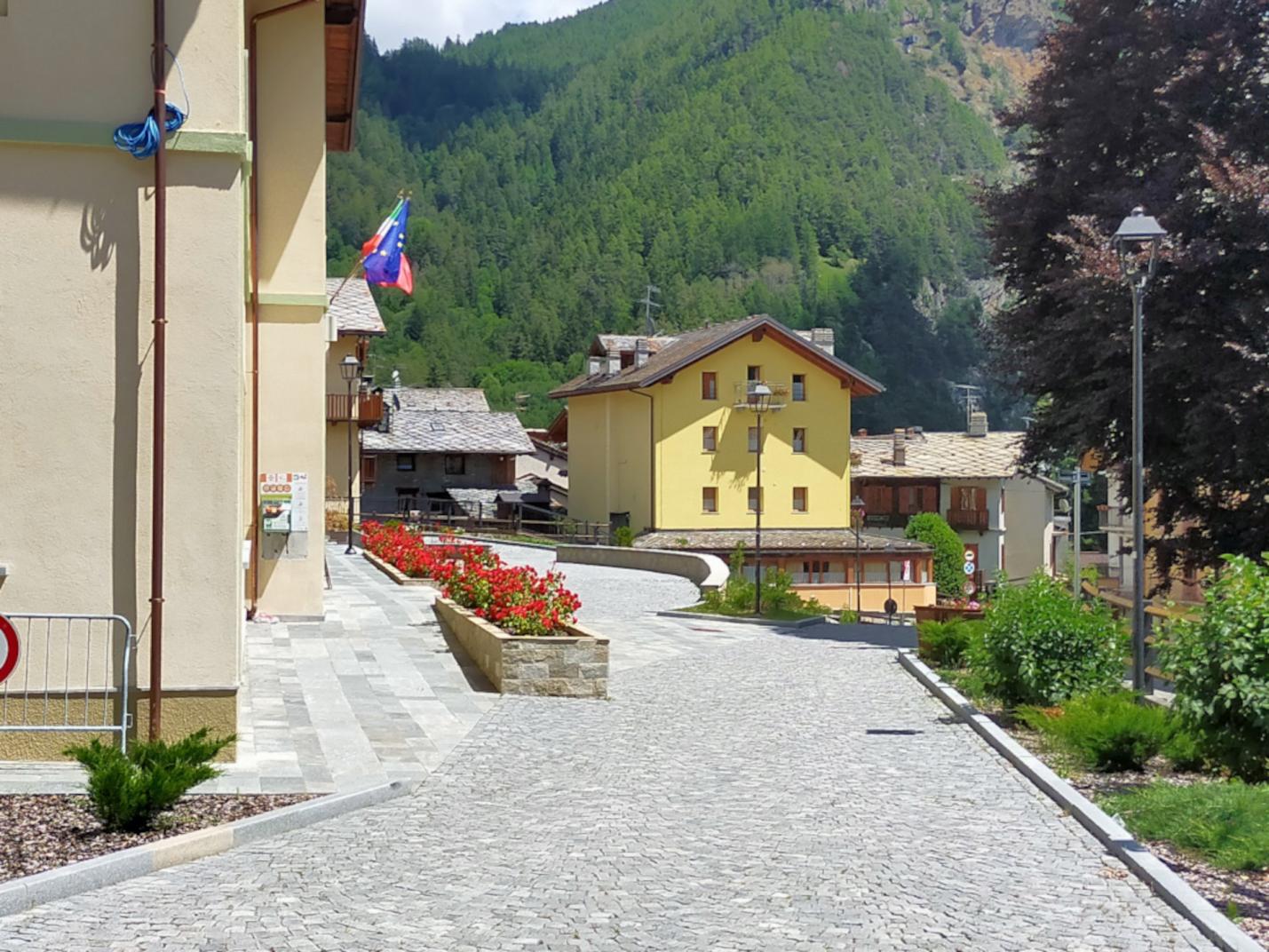 Piazza Municipio  Medioevo nella Terra degli Challant