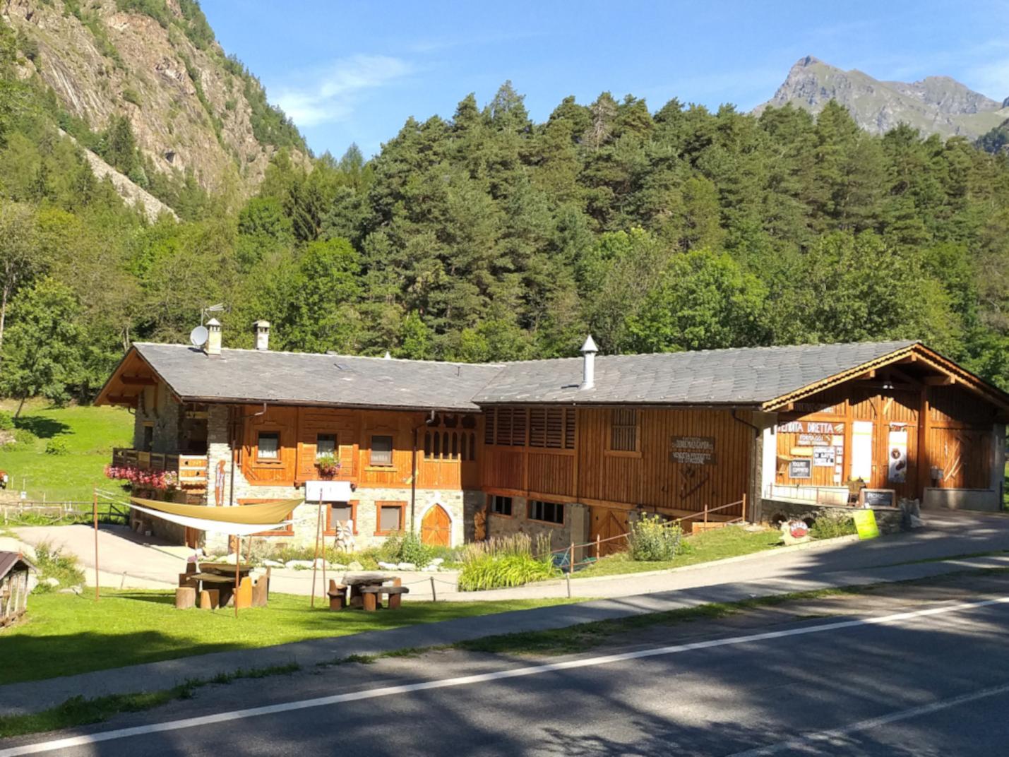 Fattoria Dondeynaz & Gamba  Yoga e Sapori di Montagna