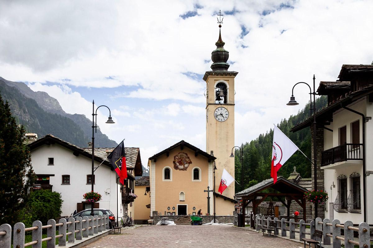 Chiesa Parrocchiale della Santissima Trinità  Visite Guidate alla Chiesa Parrocchiale e al Cimitero Storico