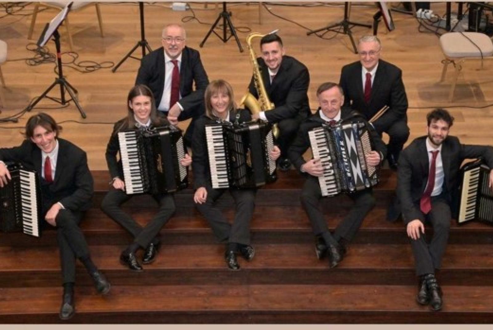 Musica in piazza con la fisorchestra Accordéon Classique